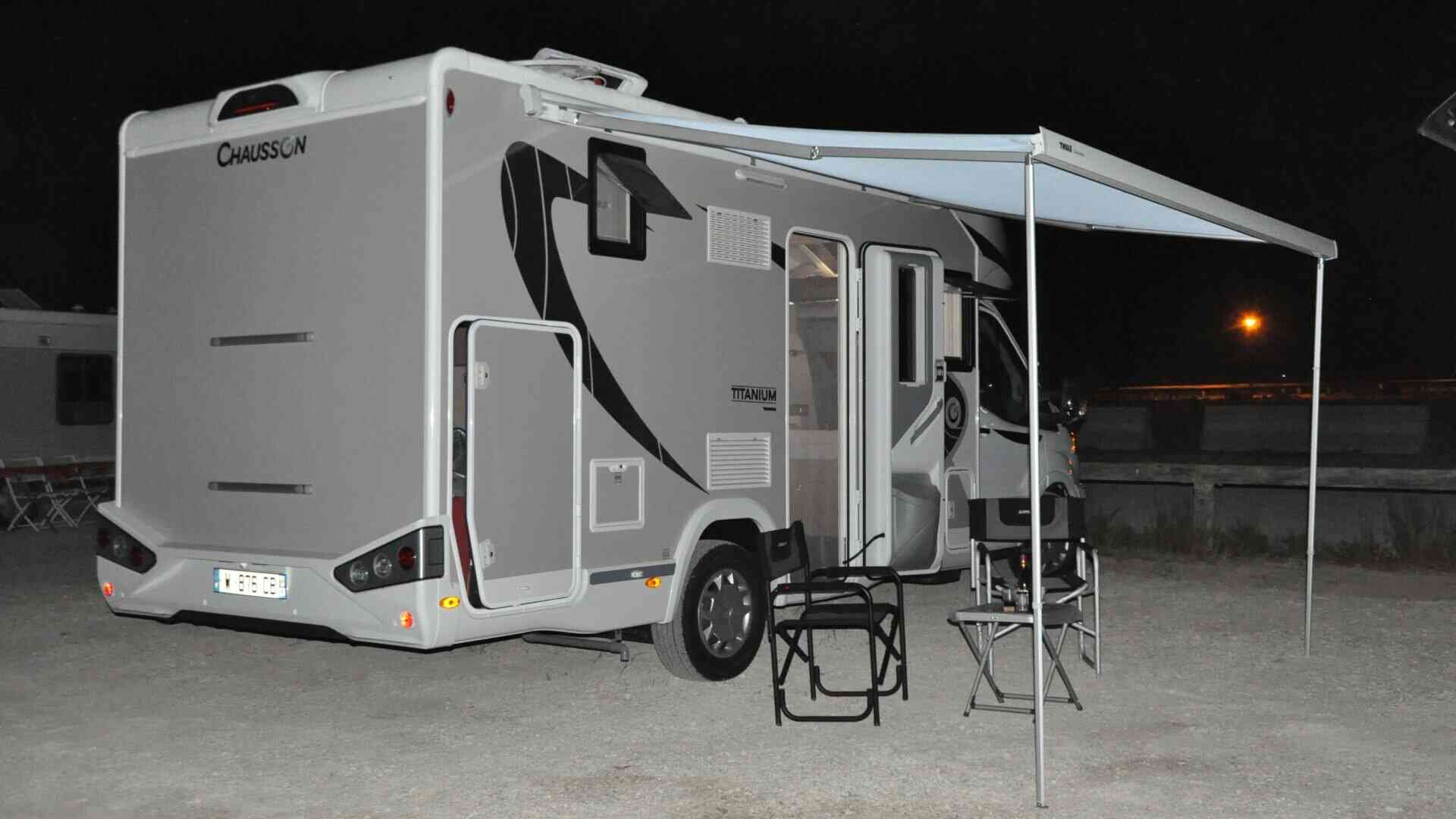 camping-car CHAUSSON TITANIUM 640  intérieur / coin salon